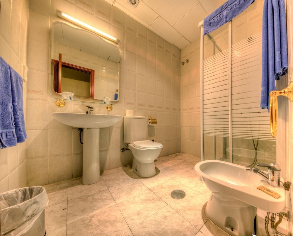 Alcalá de Guadaira Hotel Sandra מראה חיצוני תמונה