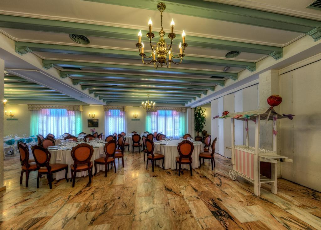 Alcalá de Guadaira Hotel Sandra מראה חיצוני תמונה