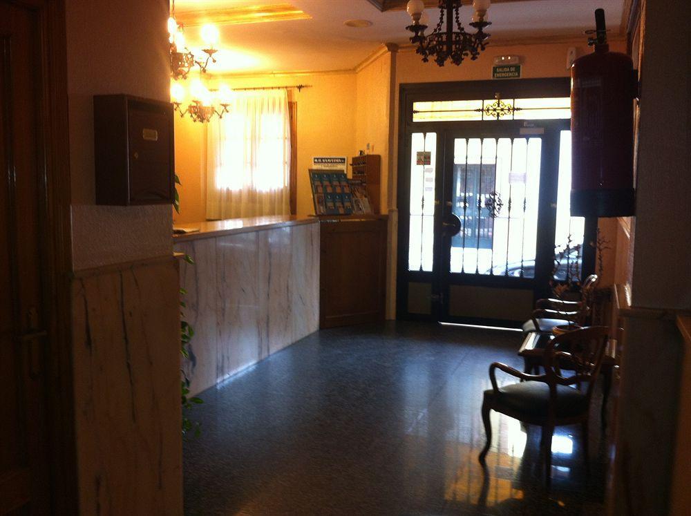 Alcalá de Guadaira Hotel Sandra מראה חיצוני תמונה