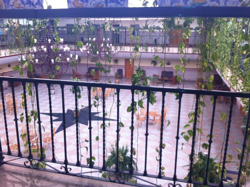 Alcalá de Guadaira Hotel Sandra מראה חיצוני תמונה