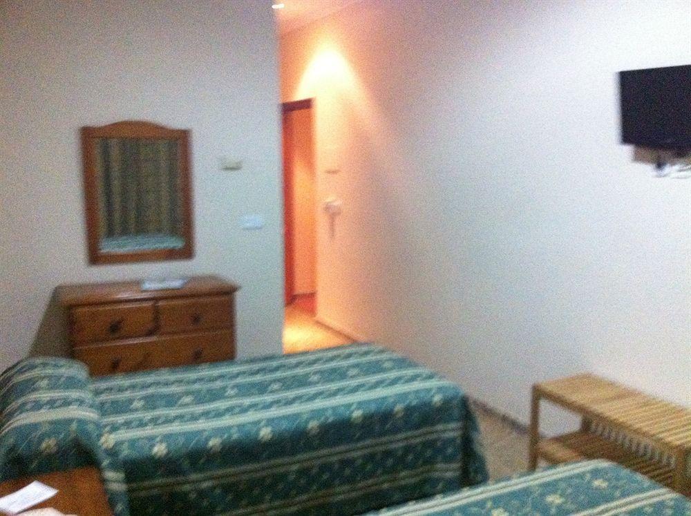 Alcalá de Guadaira Hotel Sandra מראה חיצוני תמונה