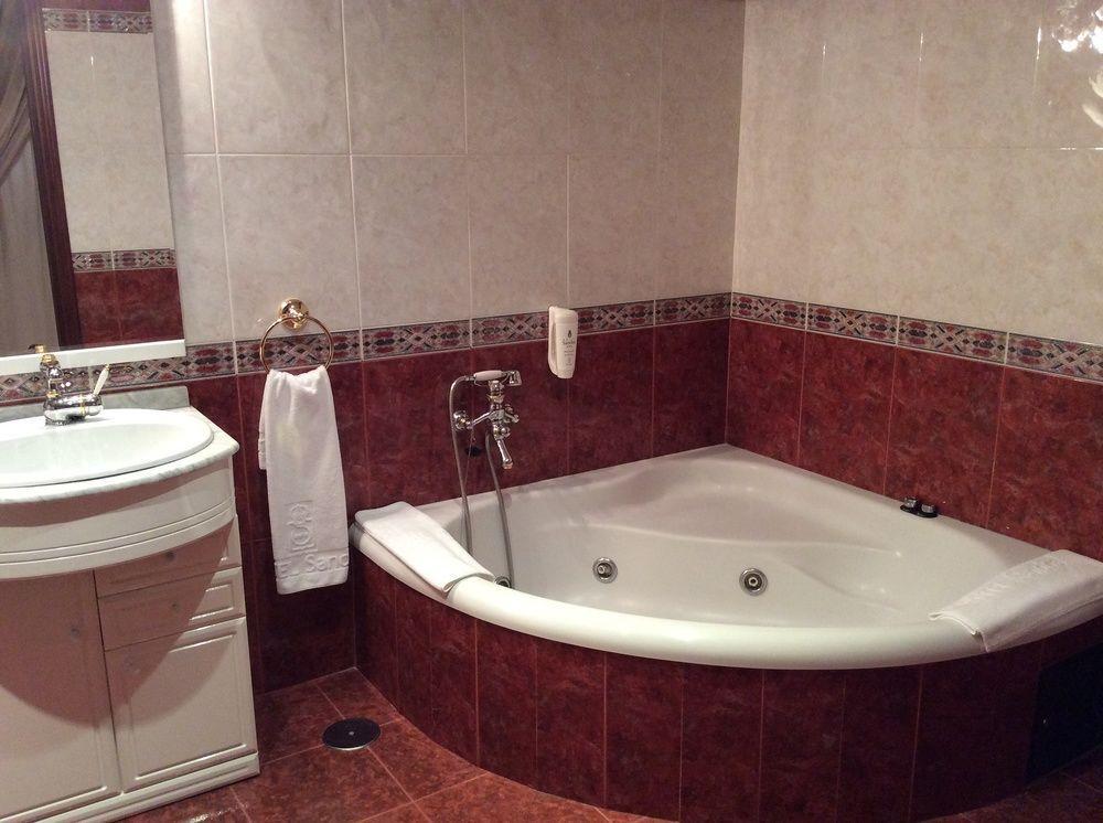 Alcalá de Guadaira Hotel Sandra מראה חיצוני תמונה