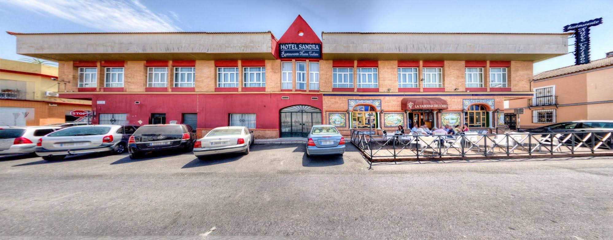 Alcalá de Guadaira Hotel Sandra מראה חיצוני תמונה