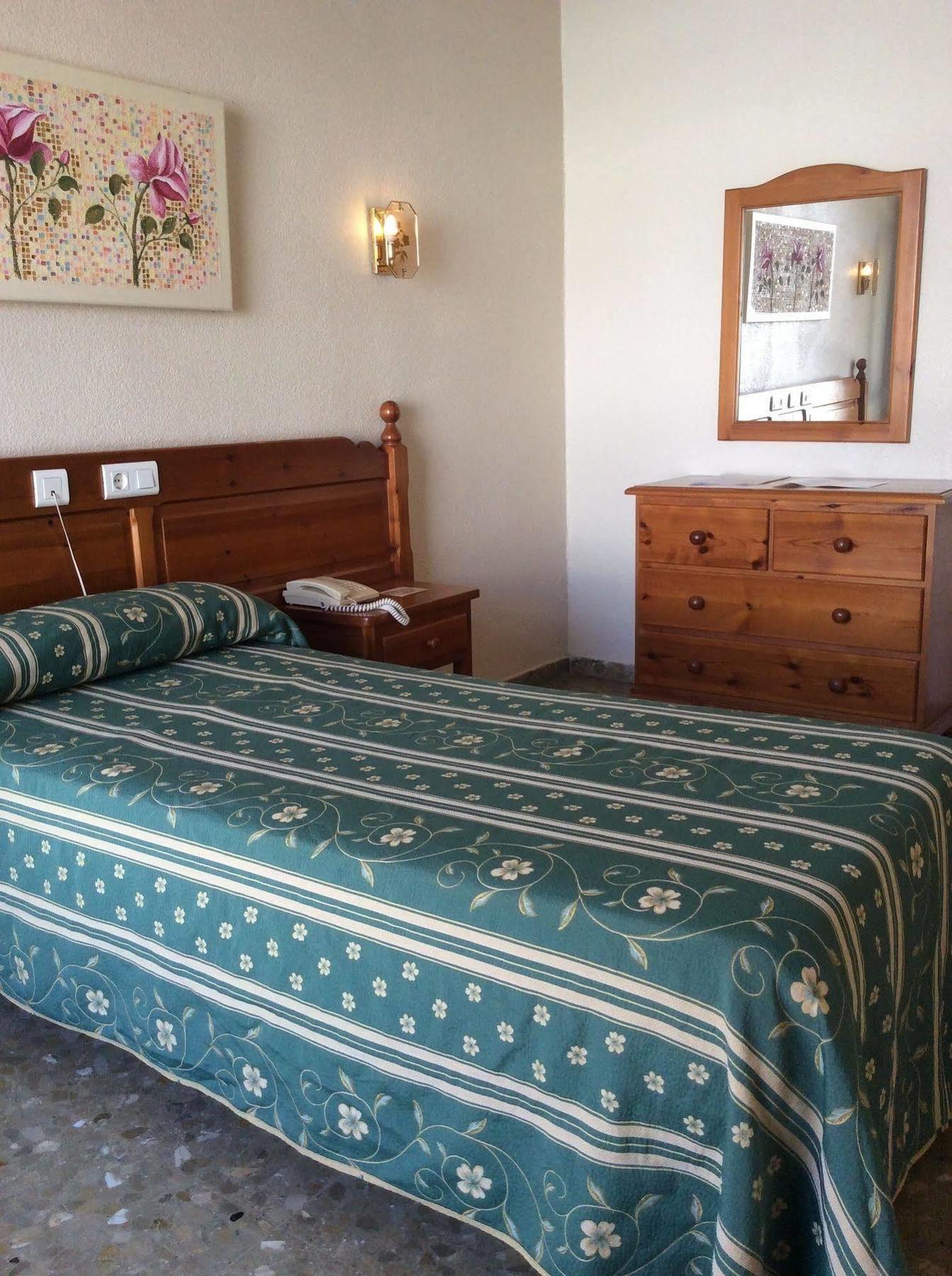 Alcalá de Guadaira Hotel Sandra מראה חיצוני תמונה