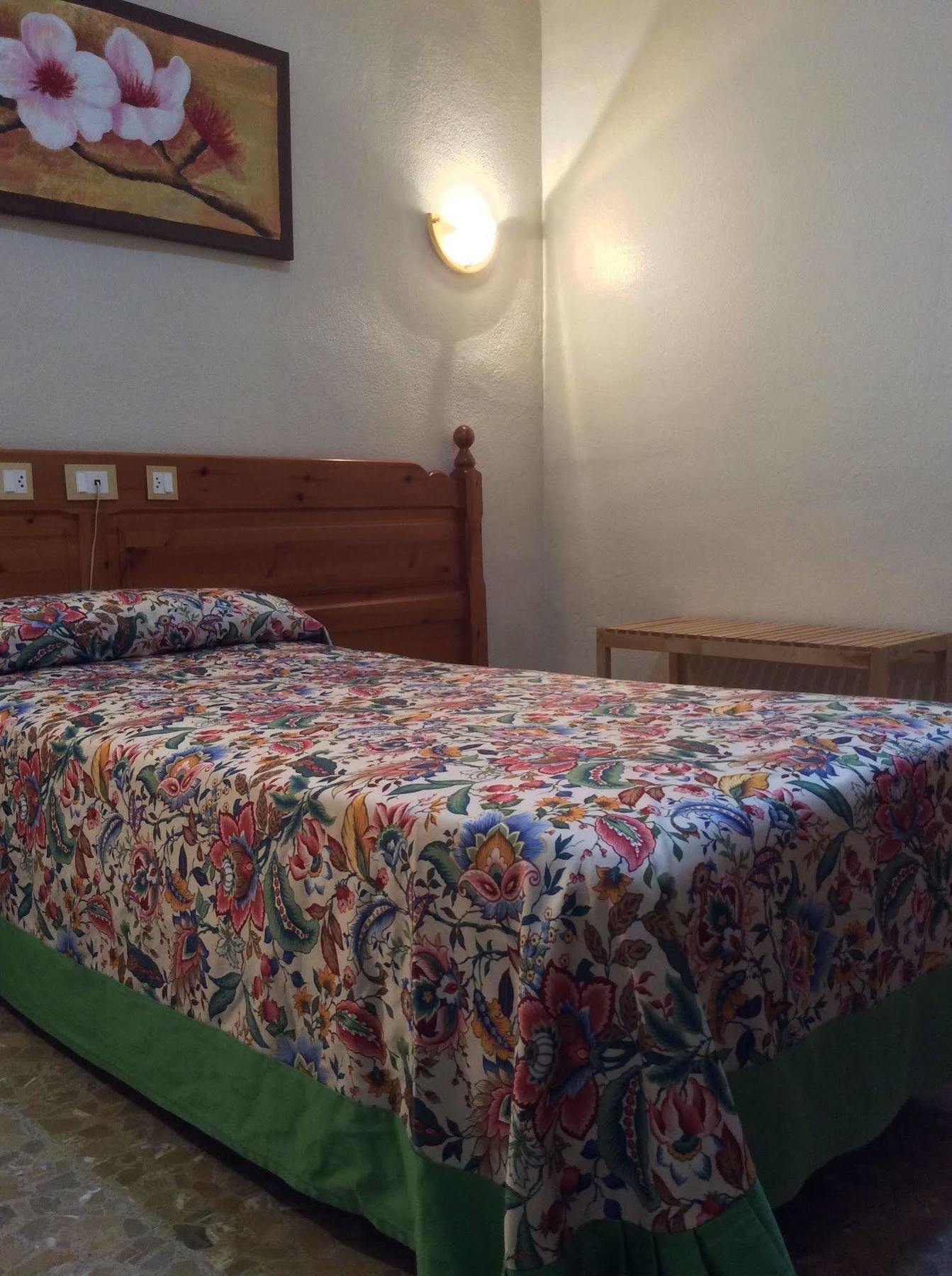Alcalá de Guadaira Hotel Sandra מראה חיצוני תמונה