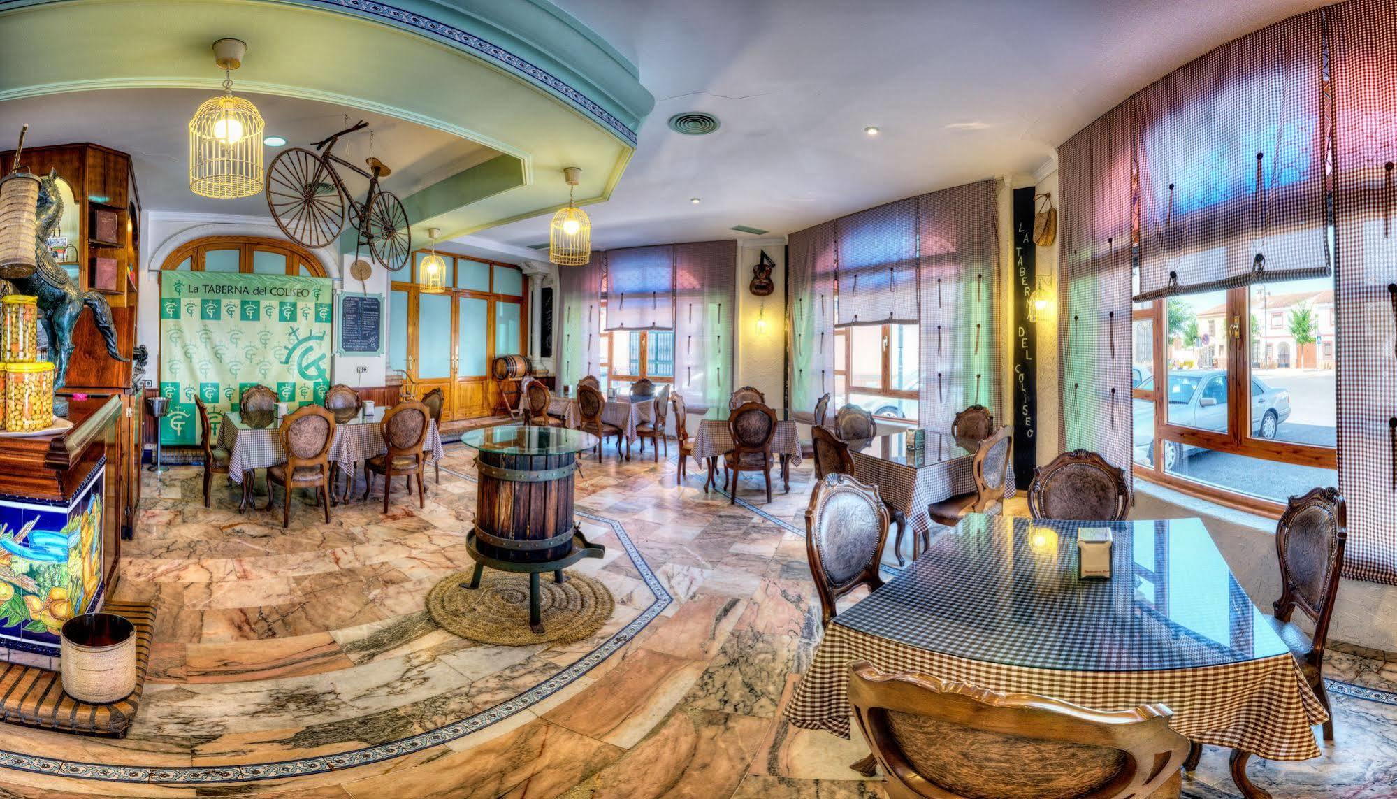 Alcalá de Guadaira Hotel Sandra מראה חיצוני תמונה