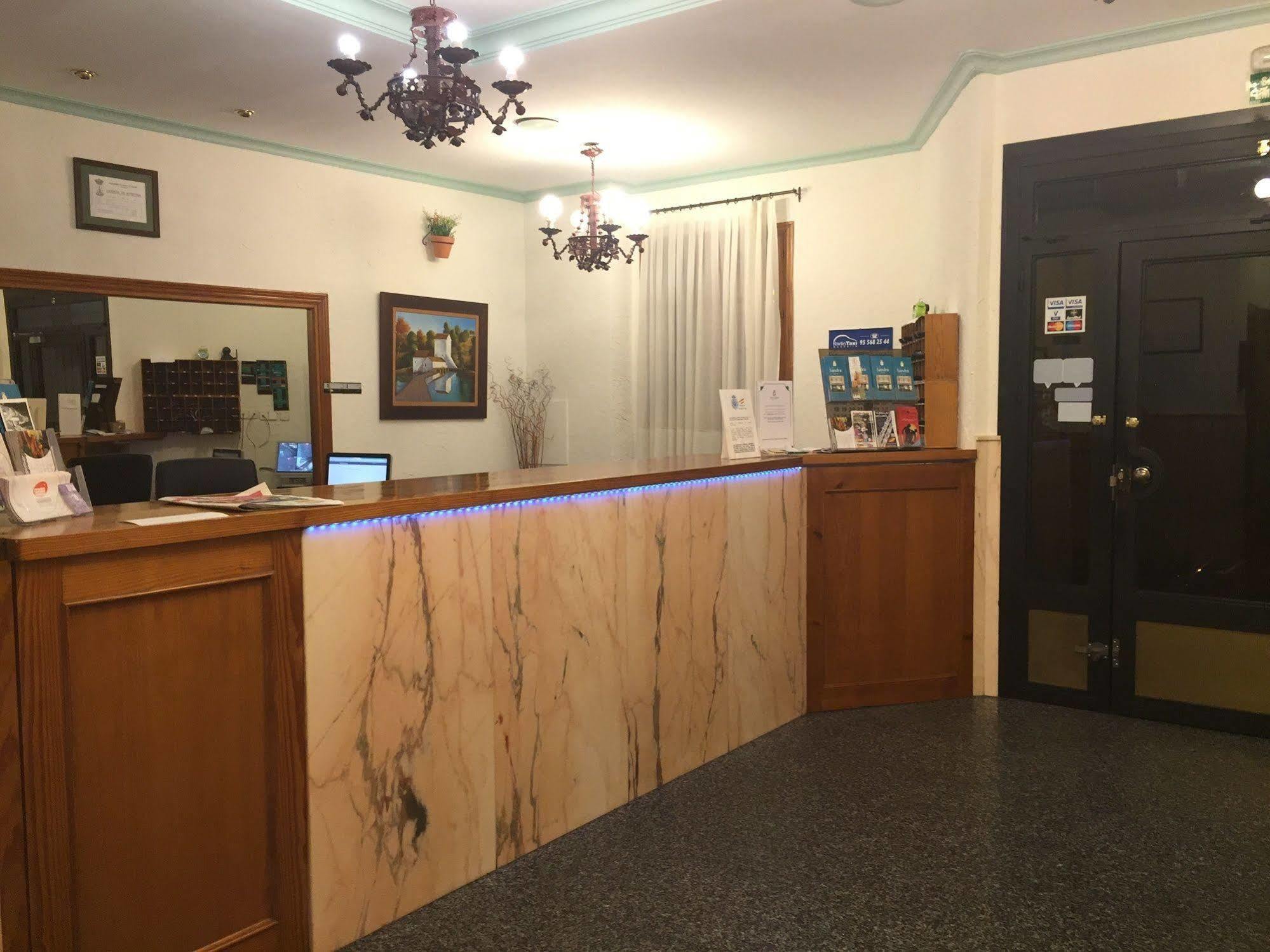 Alcalá de Guadaira Hotel Sandra מראה חיצוני תמונה
